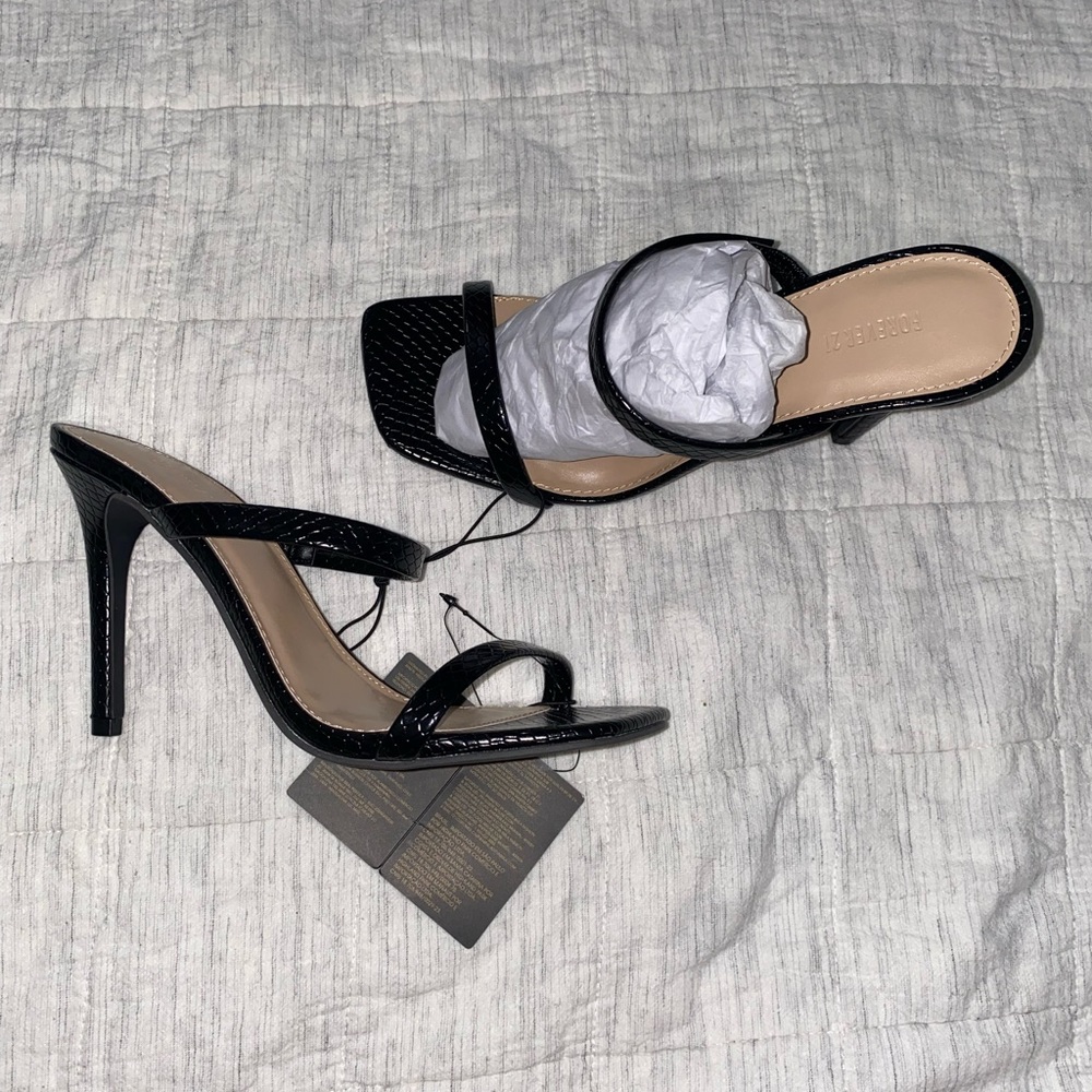 Forever21 • sandals black • Size 8.5
